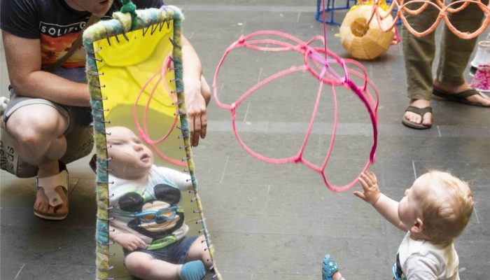 Je neemt je baby toch niet mee naar het theater? Echt wel!